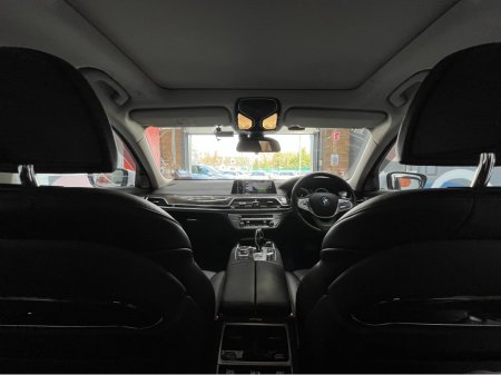 2017 BMW 7 Series - thumbnail 17