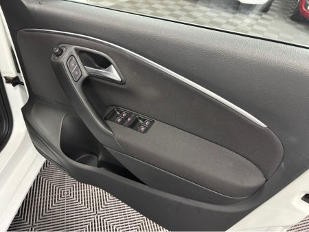 2016 Volkswagen Polo VOLKSWAGEN POLO 1.2 TSI DSG*MULTI FUNCTION WHEEL*REVERSE CAMERA*FOLDING HEATED ELECTRIC MIRRORS*TRADE INS WELCOME* €12,950 thumbnail