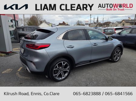 2020 Kia XCeed - view 3