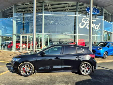 2025 Ford Focus - thumbnail 2