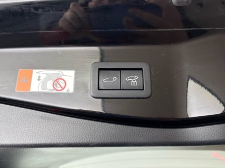 2024 Toyota C-HR 2.0 HYBRID PREMIERE EDITION €37,950 thumbnail