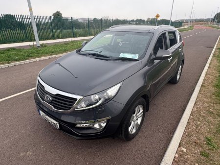 2013 Kia Sportage Platinum, Air Conditioning, Multi-Function Steering Wheel, USB Connection, Rear Parking Sensors, Bluetooth, Alloy Wheels, panoramic roof €8,900