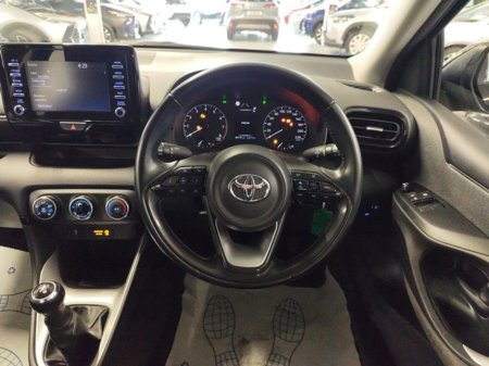 2021 Toyota Yaris 1.0 LUNA thumbnail