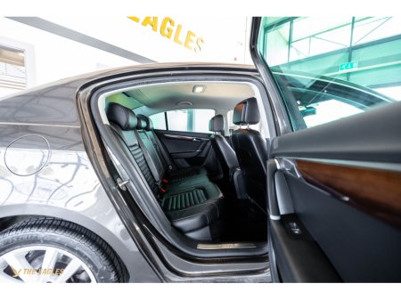 2014 Volkswagen Passat HIGHLINE 1.6 TDI MANUAL 6SPEED FWD BLUEMOTION 105HP 4DR €7,950 thumbnail