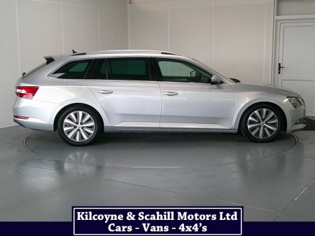 2017 Skoda Superb - thumbnail 9