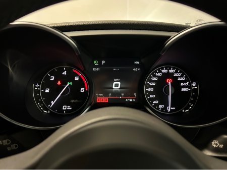 2017 Alfa Romeo Giulia 2.2JTD 180HP SUPER LUXURY 4DR AUTO €16,900 thumbnail