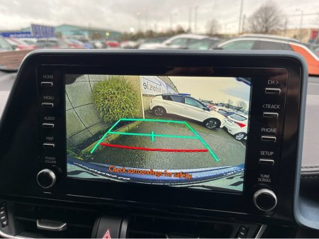 2020 Toyota C-HR - thumbnail 17