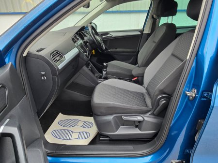 2017 Volkswagen Tiguan 2.0 TDI 150HP BMT Comfortline €18,950 thumbnail