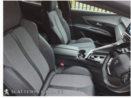 2023 Peugeot 3008 1.5 BlueHDi 130bhp Auto Allure €31,995 thumbnail