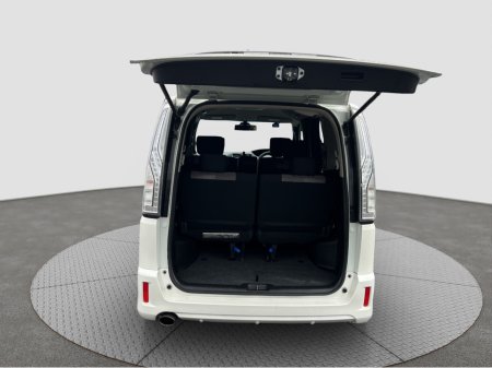 2014 Nissan Serena 2014 Nissan Serena Self Charging Hybrid Automatic 8 Seater €11,950 thumbnail