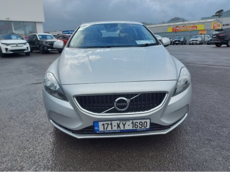 2017 Volvo V40 D2 MOMENTUM ED 5DR €14,950
