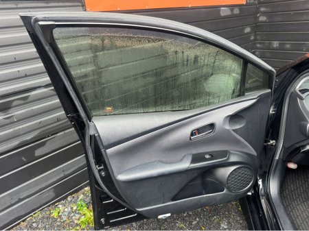 2017 Toyota Prius 1.8 HYBRID 5DR €12,995 thumbnail