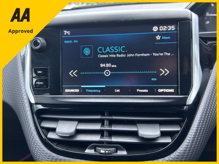 2018 Peugeot 2008 2018 PEUGEOT 2008 1.2 PURETEC VERY LOW KMS €10,450 thumbnail