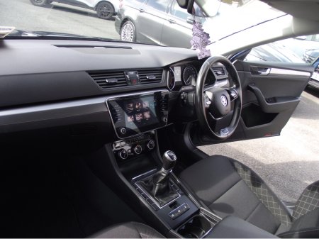 2021 Skoda Superb - thumbnail 17