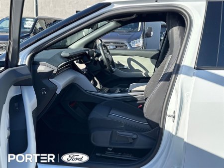 2026 Ford Capri - view 4