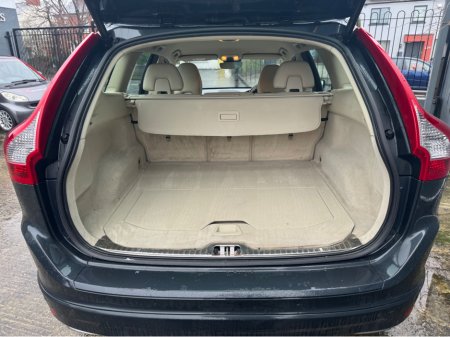 2017 Volvo XC60 2.0 D4 SE NAV 190BHP AUTO 5DR €20,877 thumbnail