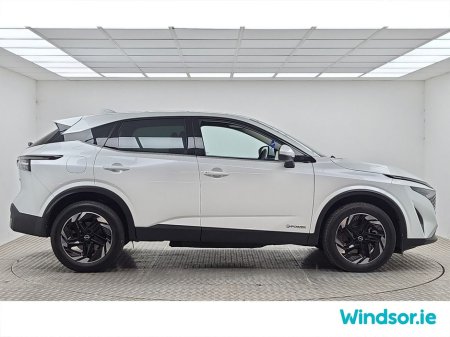 2025 Nissan Qashqai ePOWER QASHQAI SV €37,995 thumbnail