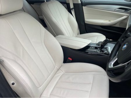 2018 BMW 5 Series - thumbnail 12