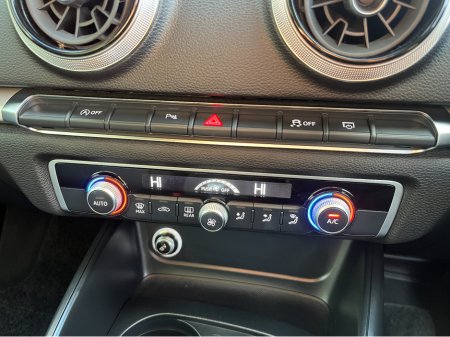 2020 Audi A3 SE HATCHBACK AUTOMATIC 1.4 PETROL //LOW MILES//ADAPTIVE CRUISE CONTROL//BLIND SPOT WARNING//KEYLESS ENTRY//REVERSE CAMERA// €21,950 thumbnail