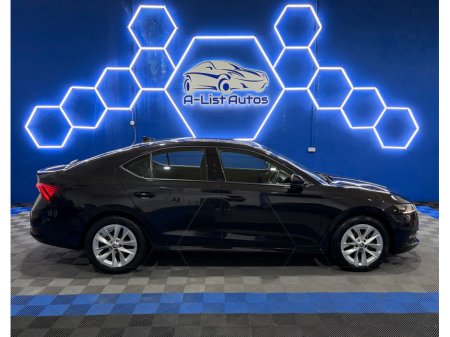2021 Skoda Octavia - thumbnail 2