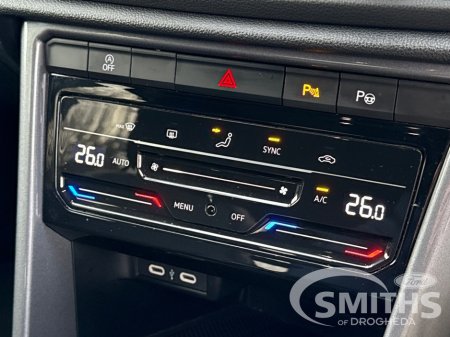 2023 Volkswagen T-Roc STYLE 1.5TSI 150HP €32,950 thumbnail