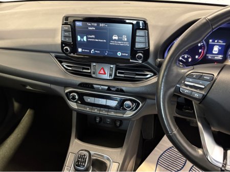 2022 Hyundai i30 SE CONNECT 120PS LOW KMS €17,900 thumbnail