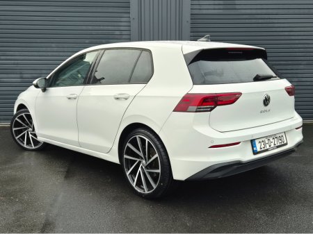 2023 Volkswagen Golf 2.0 TDI LIFE €26,995 thumbnail