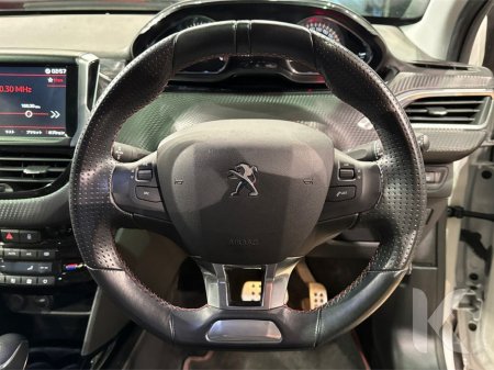 2019 Peugeot 2008 GT LINE - HALF LEATHER - FACTORY ALLOYS - CRUISE CONTROL - REAR CAMERA €15,950 thumbnail