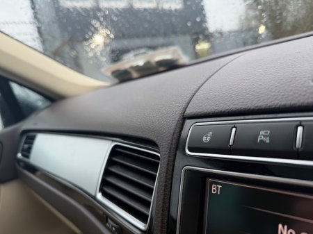 2016 Volkswagen Touareg - thumbnail 23