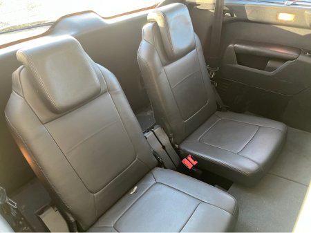 2011 Peugeot 5008 1.6 HDI SPORT 110BHP 5DR AUTO €3,000