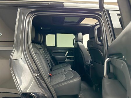 2022 Land Rover Defender - thumbnail 11