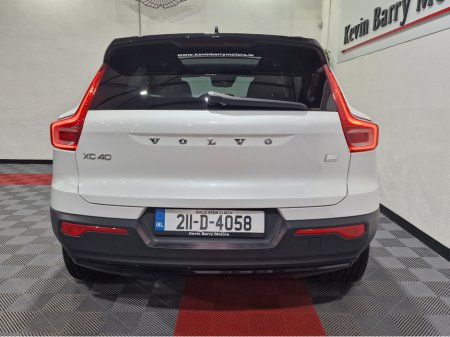 2021 Volvo XC40 - view 3
