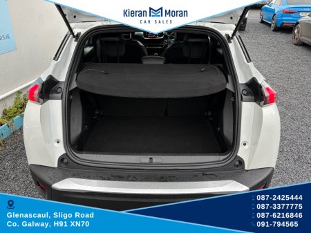 2023 Peugeot 2008 ALLURE 1.2 4DR €23,950 thumbnail