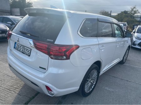 2020 Mitsubishi Outlander HYBRID 2.4 PHEV AUTOMATIC 5DR MODEL  www.bolandscarcentre.ie €22,900 thumbnail