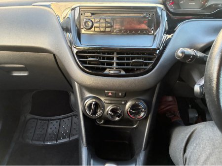 2013 Peugeot 208 - thumbnail 21