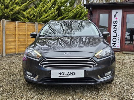 2017 Ford Focus - thumbnail 4