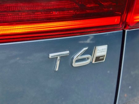 2025 Volvo XC60 - thumbnail 8