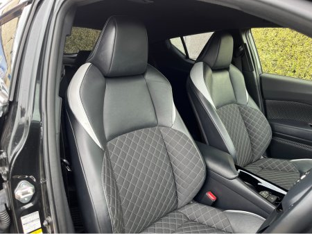 2019 Toyota C-HR - thumbnail 11