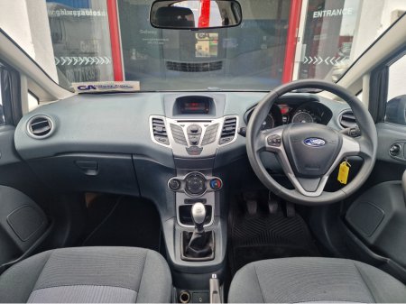 2011 Ford Fiesta - thumbnail 24