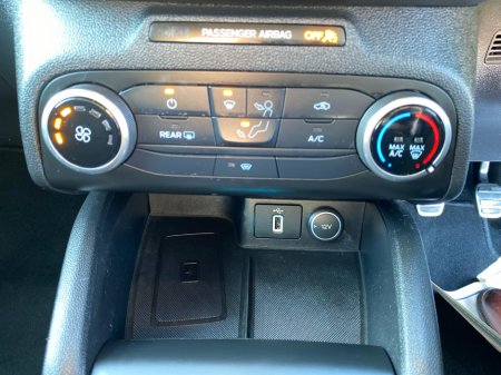 2020 Ford Focus - thumbnail 15