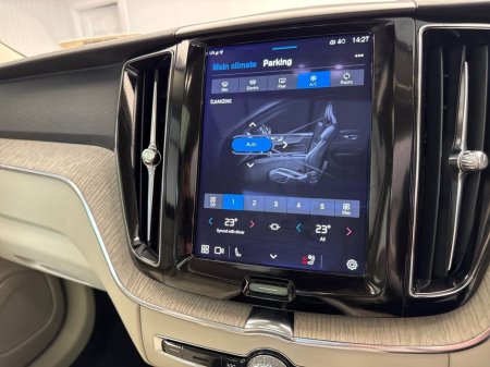 2023 Volvo XC60 - thumbnail 19