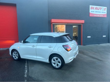 2025 Suzuki Swift 1.2 HYBRID MOTION 5DR ONLY 200KM €21,750 thumbnail