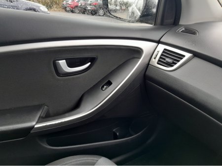 2016 Hyundai i30 - thumbnail 13