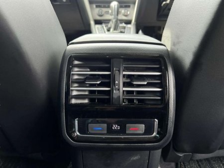 2019 Volkswagen Passat - thumbnail 19