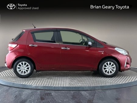 2019 Toyota Yaris - thumbnail 3