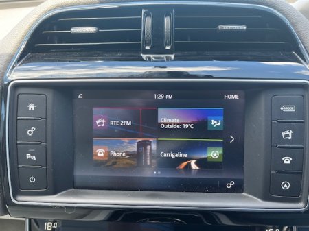 2018 Jaguar XE - thumbnail 11