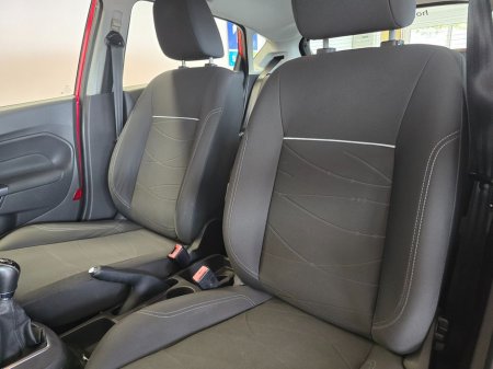 2014 Ford Fiesta - thumbnail 9