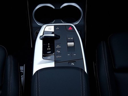 2026 BMW iX1 - thumbnail 10