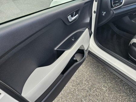 2018 Kia Stonic - thumbnail 28