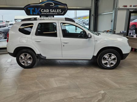 2018 Dacia Duster - view 2